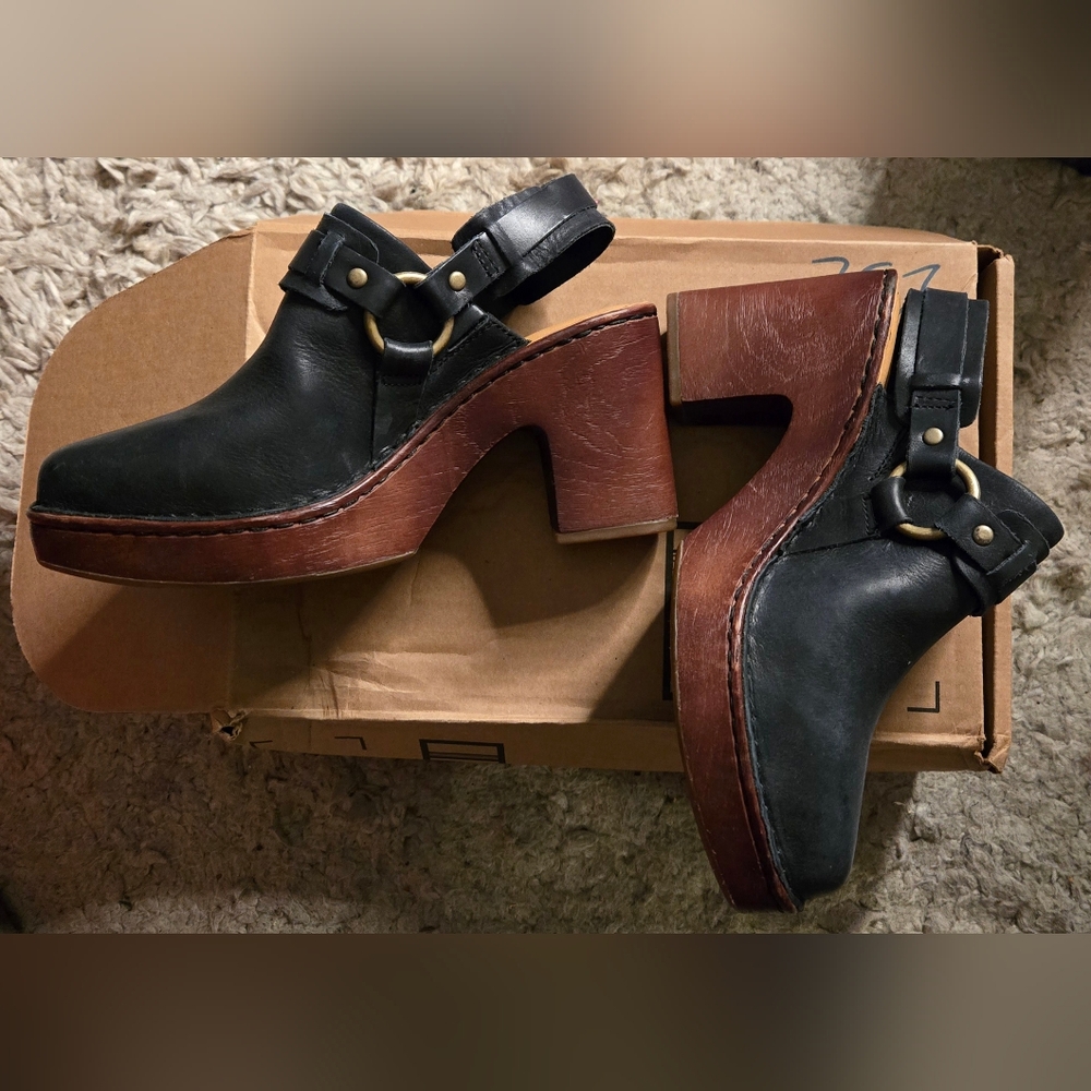 Born Shoes Women Slingback Clogs